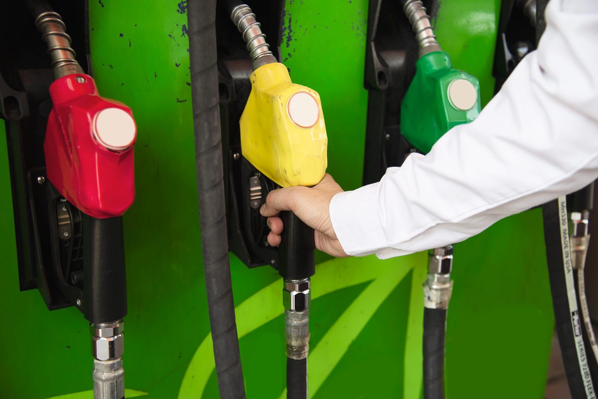Illustrazione Mescolare acqua al gasolio riduce l'inquinamento del 67% senza toccare il motore