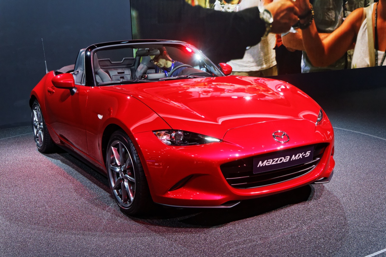 Illustrazione Mazda MX-5 NE: l'ultima versione a benzina prima dell'elettrico?