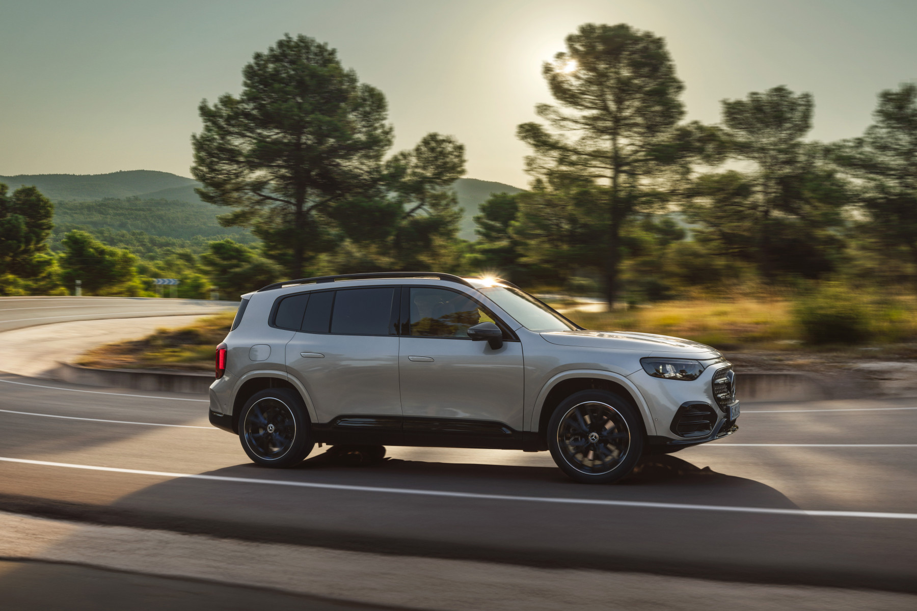 Illustrazione Motore Mercedes GLB: guasti noti, 48V (2024+) e versioni da preferire